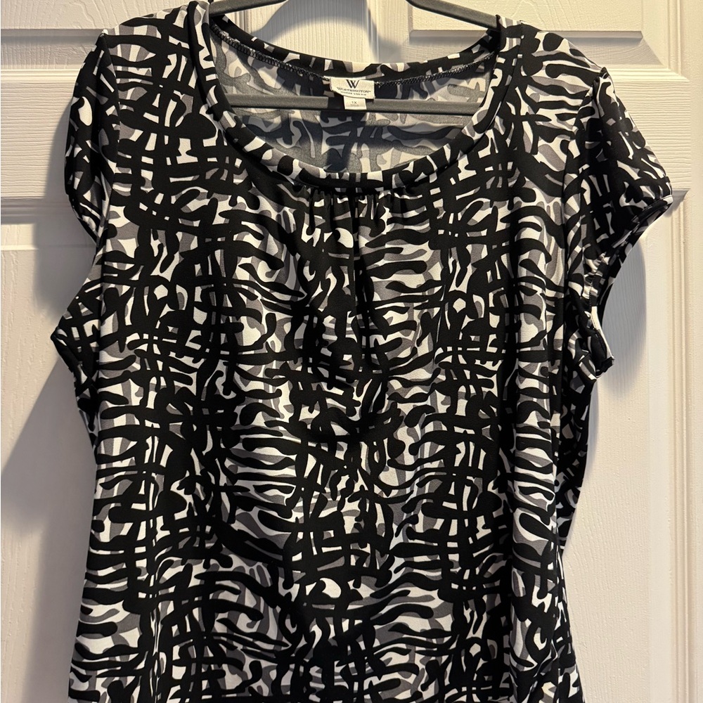 Worthington Black and White Graphic Blouse